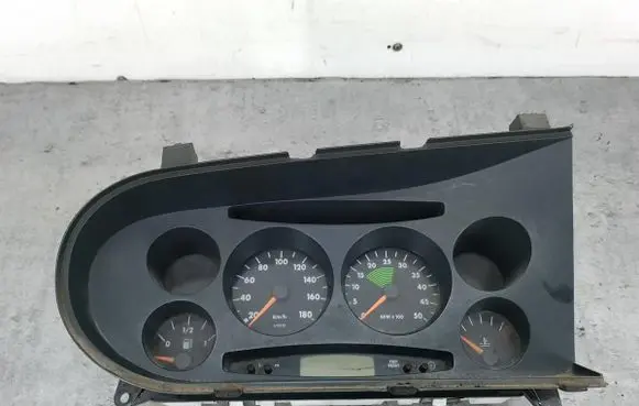 Speedometer (instrument cluster)
