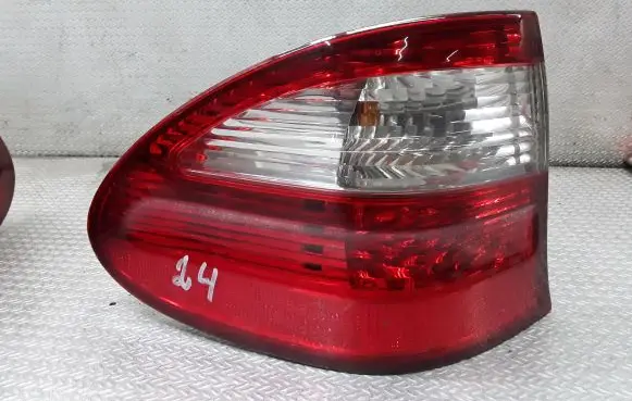 Mercedes-Benz E W211 Rear/tail lights A2118201564