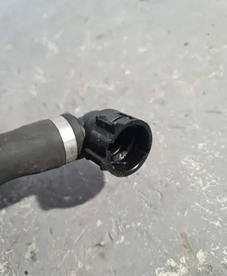 Mercedes-Benz S W222 Engine coolant pipe/hose A2225006800
