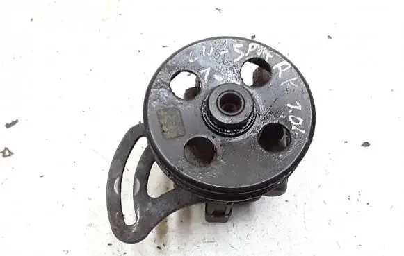 Chevrolet Spark Power steering pump 