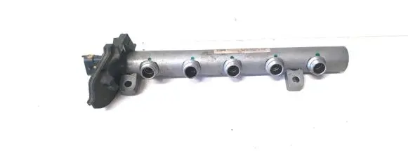 Nissan X-Trail T32 Fuel main line pipe 175210542R