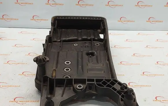 Skoda Kodiaq Battery box tray 5QF915325B