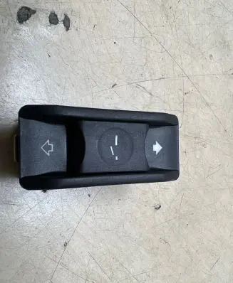 BMW 5 E60 E61 Sunroof switch 6907288 6131 03015010