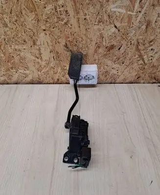 Nissan Almera N16 Accelerator throttle pedal 18002AU410 6PV00862001