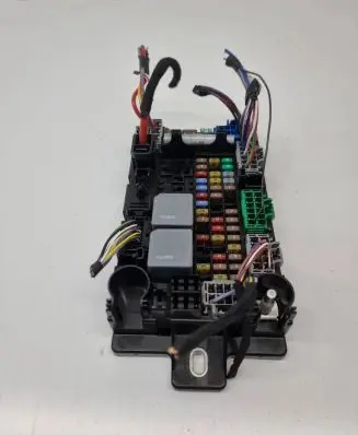 Land Rover Discovery Sport Fuse module M8D214A073BA