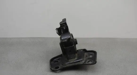 Toyota Prius (XW30) Engine mount bracket AV07716