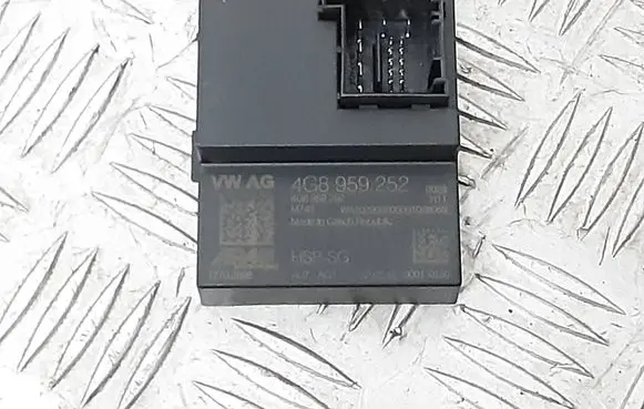 Volkswagen Golf VII Other control units/modules 4G8959252