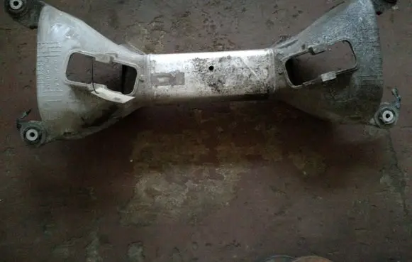 Peugeot 407 Rear subframe 9640718610