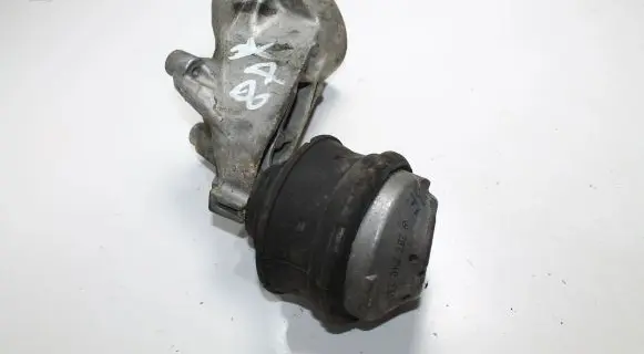 Mercedes-Benz CLK A209 C209 Engine mount bracket A2032401317