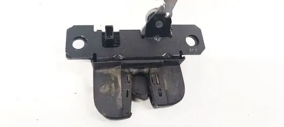 Volkswagen Touareg I Tailgate/trunk/boot lock/catch/latch 