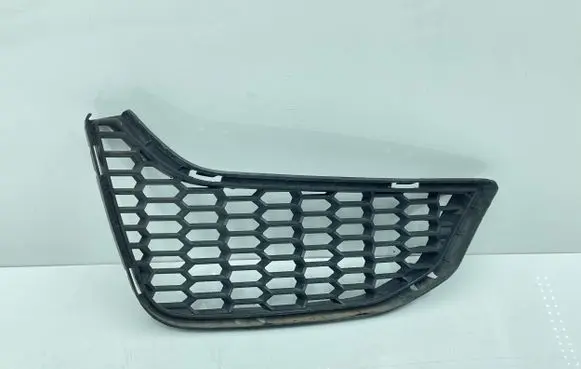 BMW M4 F82 F83 Front bumper lower grill 8054302