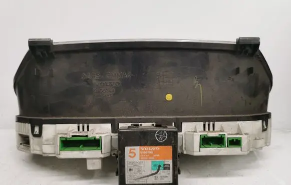 Volvo S70 V70 V70 XC Speedometer (instrument cluster) 9168387 69294010T