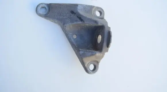 Audi A8 S8 D3 4E Gearbox mounting bracket 4E0399113AA