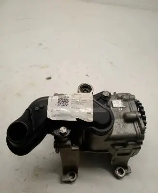 BMW 7 G11 G12 Oil pump 8570595