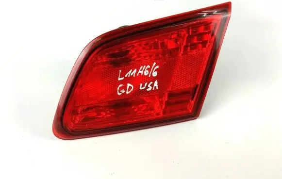 Tailgate rear/tail lights