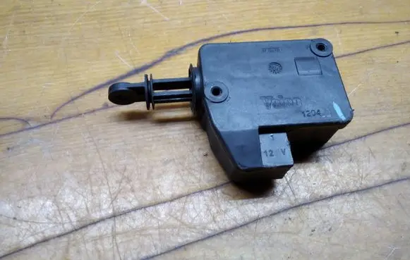 Isuzu Rodeo Central locking motor 