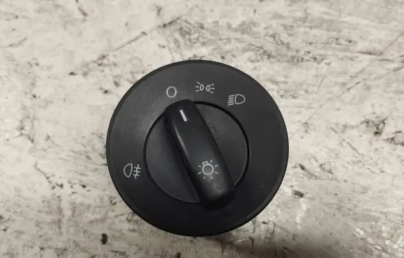 Skoda Octavia Mk2 (1Z) Light switch 1Z0941431F 04067402