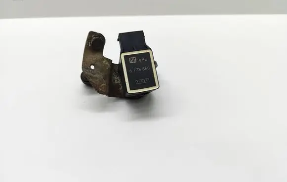 BMW 5 E60 E61 Rear air suspension level height sensor 6752797 675279701 37146752797
