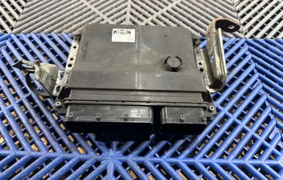 Lexus CT 200H Engine control unit/module 8966176120 2755006010