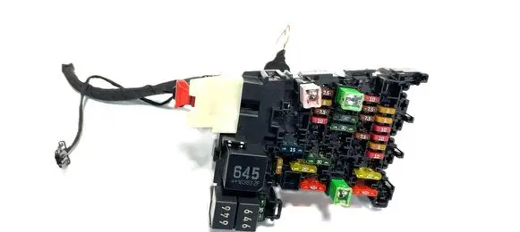 Volkswagen PASSAT B8 Fuse module 5Q0937615C 34255
