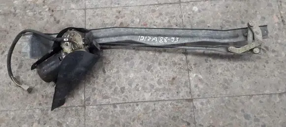 Seat Ibiza I (021A) Front wiper linkage 9390332366