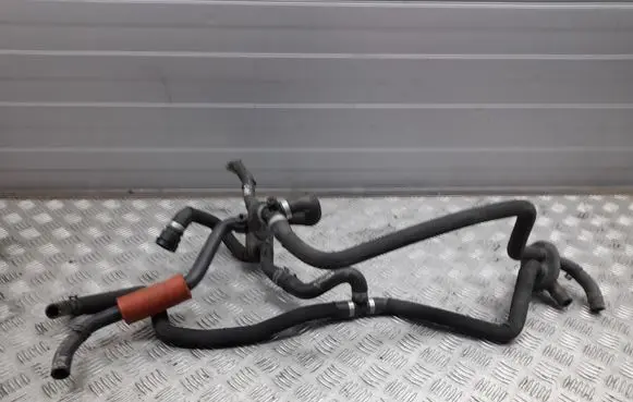 Audi A8 S8 D4 4H Engine coolant pipe/hose 4H1819674AN 4H0819334Q