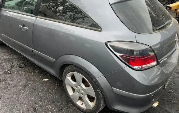 Opel Astra H Fender 