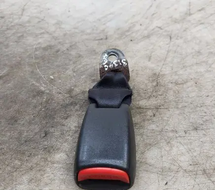 Citroen C-Crosser Rear seatbelt buckle