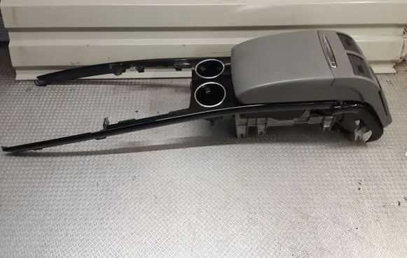 Volkswagen Phaeton Armrest 