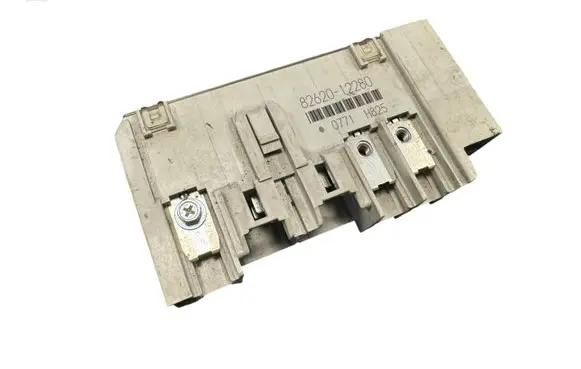 Toyota Corolla E120 E130 Relay mounting block 8262012280