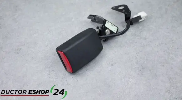 Mazda 2 Rear seatbelt buckle