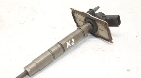 Volkswagen PASSAT CC Fuel injector 03L130277