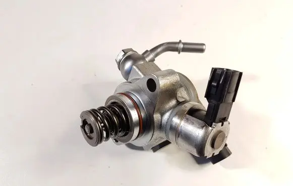 Mazda CX-5 II Fuel injection high pressure pump 2961000960 10G0523715