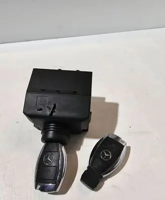 Mercedes-Benz CLC CL203 Ignition lock contact A2095453908 33002432 9000038751706152