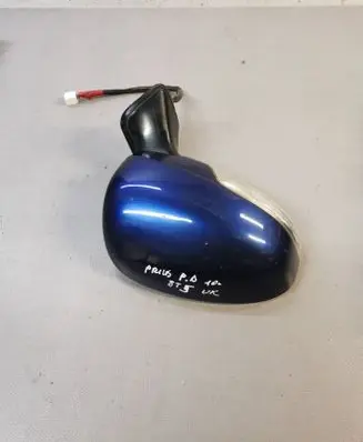 Toyota Prius (XW30) Front door electric wing mirror 