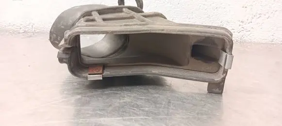 Ford Focus Air intake duct part AV619A675AD 1050706S01