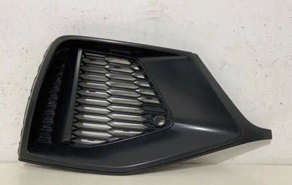 Audi Q8 Front bumper lower grill 4M8807682A