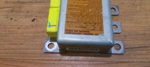 Nissan Primera Airbag control unit/module 988209f415 407933-3370