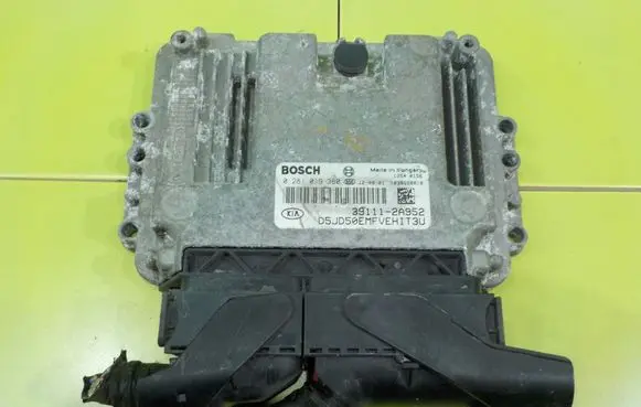 KIA Ceed Engine control unit/module 391112A952