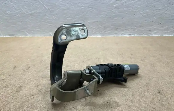 Audi A6 C7 Tailgate/trunk/boot lift motor 4G9827852E 0390204123