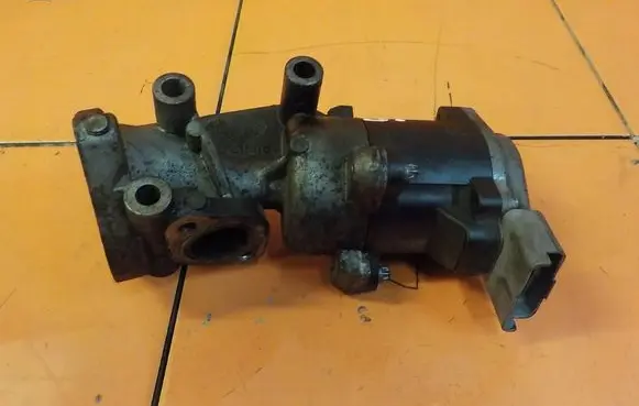 Land Rover Discovery 3 - LR3 EGR thermostat 