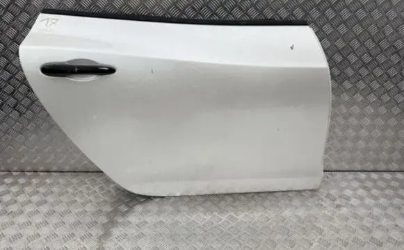 Maserati Ghibli Rear door