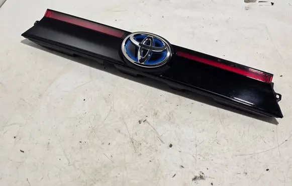 Toyota Yaris Cross Tailgate trim 768010D760 FL3527214380 L413253