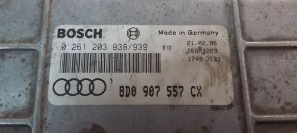 Audi A4 S4 B5 8D Engine control unit/module 8D0907557CX 0261203938939