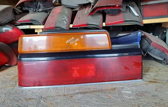 Honda Prelude Rear/tail lights 0437348L 0437348