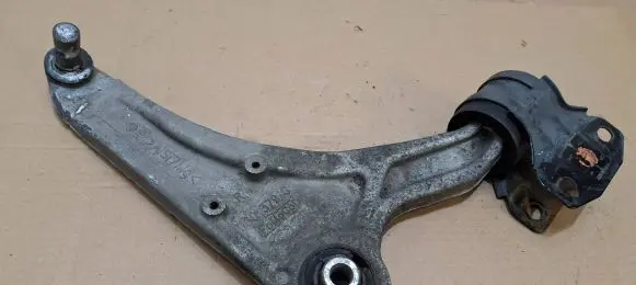 Ford Mondeo MK V Front lower control arm/wishbone 060379G