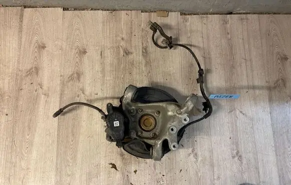 Mercedes-Benz CLA C117 X117 W117 Stub axle A2470600