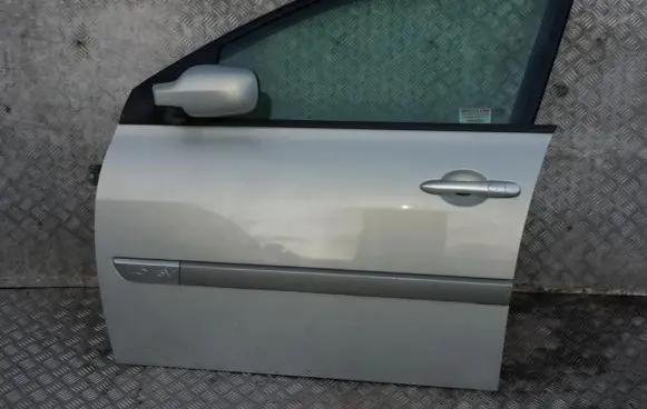 Renault Megane II Front door