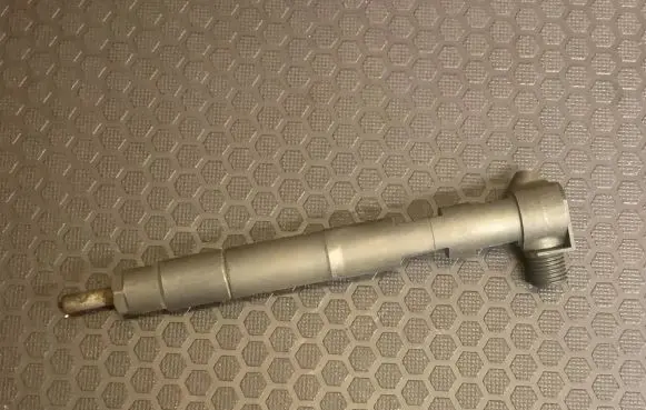 Mercedes-Benz C W204 Fuel injector A6510700587 1029200196883