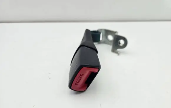 Toyota Prius (XW30) Rear seatbelt buckle 07605